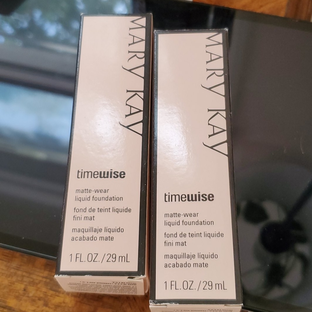 Mary Kay Timewise matte-wear Foundation NEW Ivory